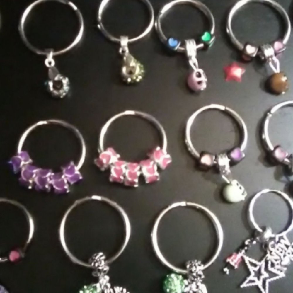 40 Charm & Beaded Keychains - Picture 4 of 7